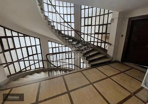 Beyoğlu - Ömer Hayyam'da - Teraslı - Manzaralı - Geniş 3+1 Daire