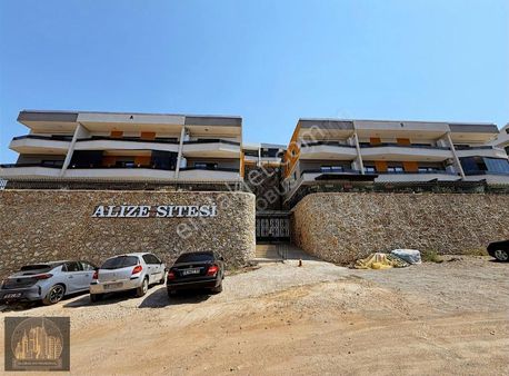 Gemlik'te Denize Nazır Havuzlu 2+1 Yüksek Giriş Daire