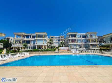 Bodrum Turgutreis'te Marinaya Yakın Deniz Manzaralı Geniş Daire