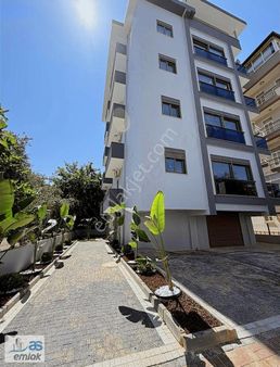 Bahçelievler Mahallesinde Lüks Tek Kat Üzeri Daire