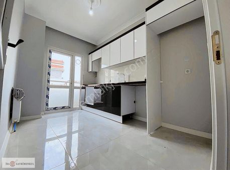Bağlarbaşı Mah Tuzla Caddesi Yakını 2+1 Lüks 95m2 Ara Kat Daire