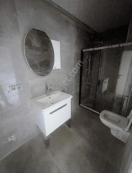 Körfez Tramvay Durağına 1 Sokak Satılık 1+1 Daire