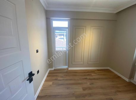 Türkiş Bornova Caddesinde Satılık 3+1 Daire