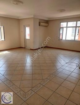 Palmiye Mahallesi'nde Satılık Geniş Ve Kullanışlı 3+1 Daire