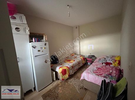 İznik Selcuk Mahallesinde Eski Tokide 3 Kat Daire