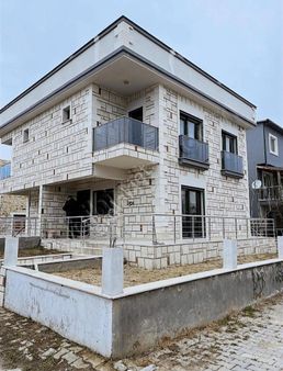 Canyurt Gayrimenkulden Yeni Foça Gencellide Satılık Villa