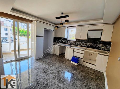 Karadeniz Emlaktan Karasamsun'da Cadde Cepheli 3+1 Fırsat! Daire