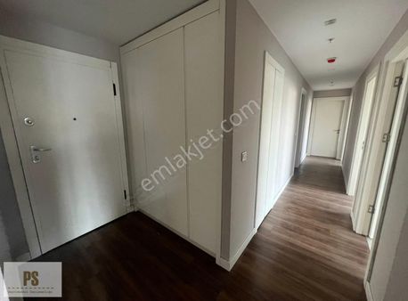 Satış Ve Kiralama Ofisinden Satılık Boş 3+1 Daire