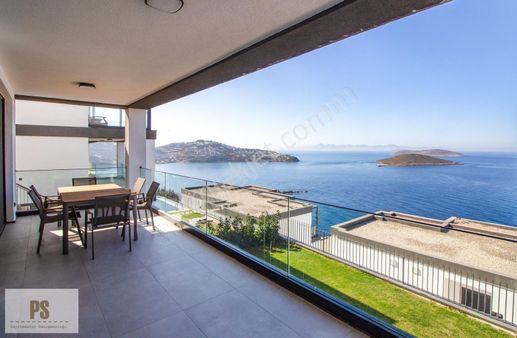 Bodrum Yalıkavak'ta Denize Sıfır-eşsiz Manzaralı 3+1 Satılık