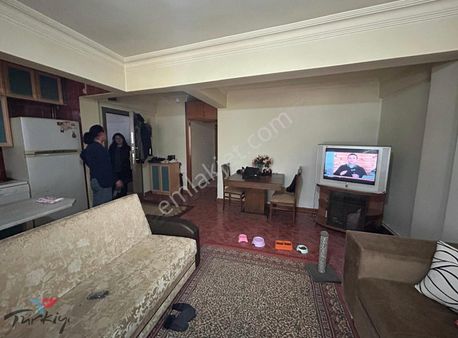 Favori Emlak Avcılar'dan 2+1 Düz Giriş