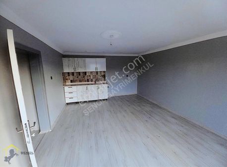 Asfalt Yola Cephe 1+1 - 60 M2 Betonarme Ev Ve 450 M2 Bahçe