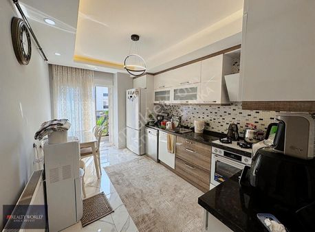 [en/ru] Rw Ankadan Döşemealtında Havuzlu Sitede Geniş 3+1