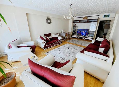 ⫷er-söz⫸ Şehitler Cad. 2 Bina Mesafede Ön Cephe Geniş 3+1 Daire