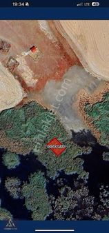 Gölbaşı Hacılarda Göl Kenarı Bir Kısmı Gölün İçinde Yatırımlık