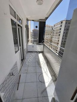 Seyran Emlak'tan Merkezi Konumda Satılık 3+1 Fırsat Daire