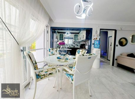 Mavişehirde Havuzlu Sitede Özel Tasarım 4+1 Deniz Manzralı Villa