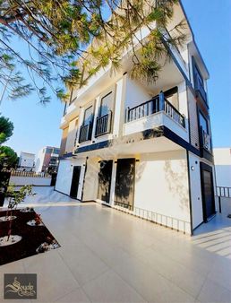 Didimde Özel Tasarım 4+1 Tam Müstakil Havuzlu Villamız Satılık