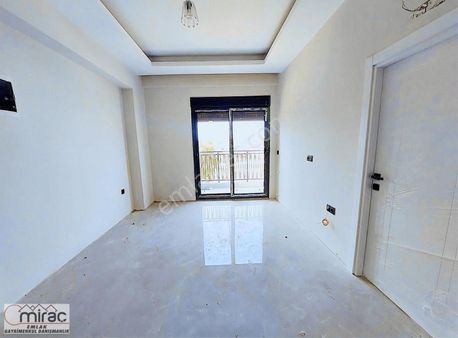 Üniversite Yanında 1+1 Arakat Sıfır Asansörlü Daire