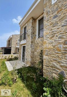 Datça Merkezde 3+1 300 M2 Arsa Sıfır Müstakil Villa Satılık