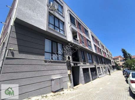 Gm'den Aile Sitesinde Geniş Ayrı Mutfaklı Mülkiyetli 2+1 Daire