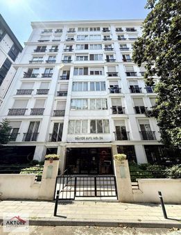 Caddebostan Sahil'de Denize 2 Adım 135 M2 Balkonlu Lüx 3+1