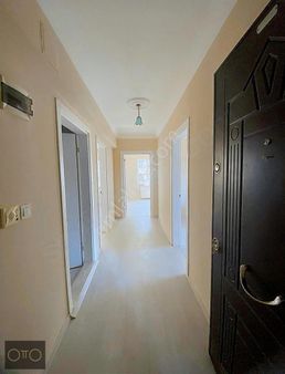 Ottodan Aile Sitesinde Geniş 2+1 Satılık Daire