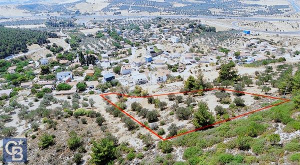 Aliağa Samurlu Köyünde 4.390 M² Zeytinlik Manzaralı Tarla