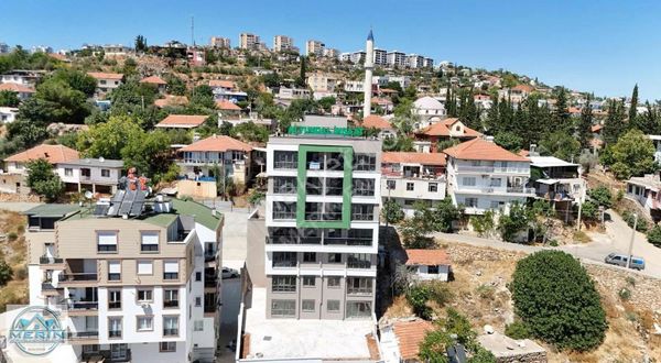 Şehir Manzaralı 2+1 Sıfır Lüks Yapım Asansörlü Satılık Daire