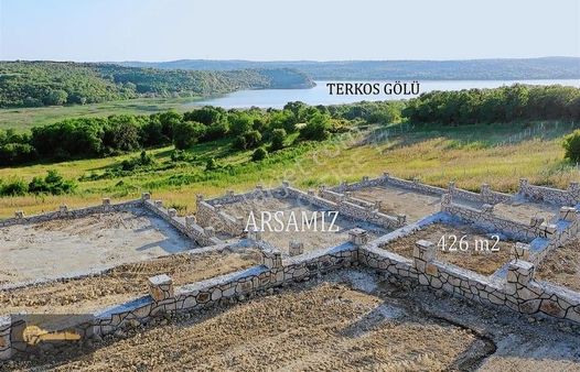 Arnavutköy Balaban Satılık Göl Manzaralı Tarla Çevrili 425m2