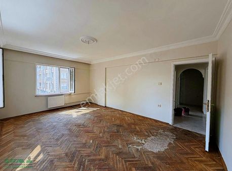 Otogarın Karşısında Satılık 2+1 Daire