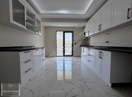 6 Bloklu Havuzlu Sitede -d-blok Güney Batı Cephe !hemen Tapu!