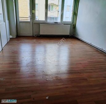 Bahçeli Evler Mahallesi Yarış Orta Okulu Yanı Satılık Daire