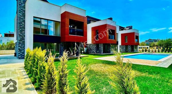 ⫸akçay Best Emlak'tan⫷ Güre'de 4+1 220 M2, Havuzlu Lüx Villa