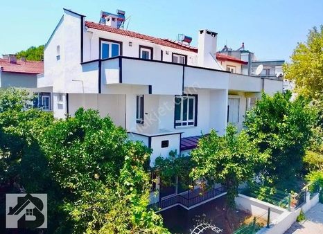 ⫸akçay Best Emlak'tan⫷ Denize Yakın Şık Tasarımlı 6+1 Lüx Villa