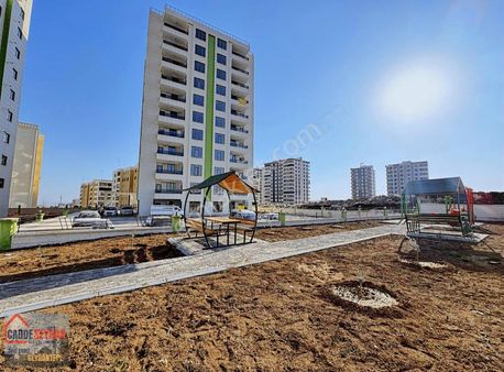 Cadde Seyrandan Satlık Rehber Yapıda 2+1 Sıfır Daire