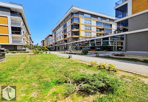 Beylikdüzü Marina Dibinde Havuzlu Güvenlikli Sitede 3+1 Arakat