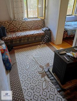 İsmet Paşa Köyünde Satılık 600 M2 Ev Ve Arsa