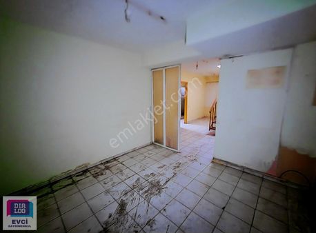 Uğur Mumcu Caddesinde 2 Katlı 200 M2 Kiralık İş Yeri