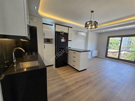 Park Manzaralı 3+1 Önü Açık Yeni Bina