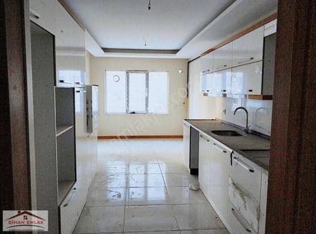 Cihandan Kayalar'da Saklıkent Vadi Yakını Çift Bloklu Site'de