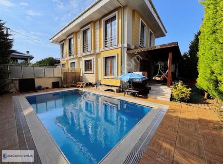Şile Megaplus'tan Kumbaba Mah. 4+1 Havuzlu Satılık İskanlı Villa