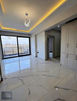 Çanakkale Esenler Bölgesi Özkapark Evleri Havuz Cephe 2+1 Daire