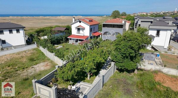 Şile Sahilköyde Bahçeli 6+1 Triplex 594,49m2