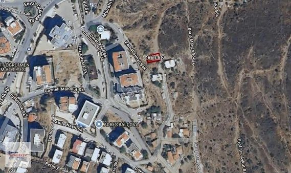 Balçova Çetin Emeçte Yatırıma Uygun Arsa