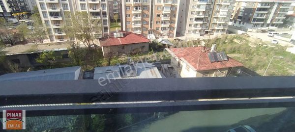 Pınar Emlak'tan İskele Caddesinde Satılık 3+1 Daire