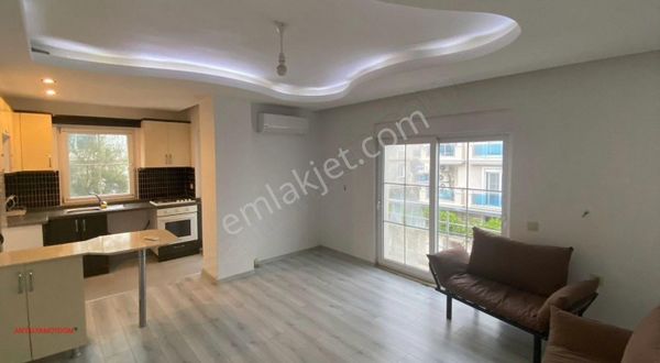 Konyaaltı Güvenlik Li Kapalı Otopark Lı Sitede Satılık 2+1 Daire