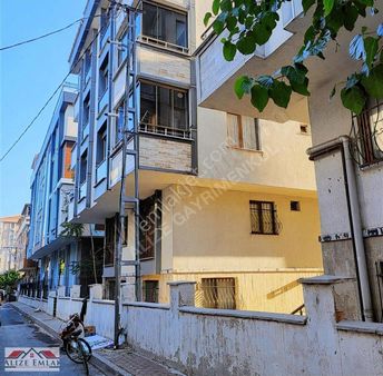 Alizeden Halkali Meydanda Yeni Binada Aydinlik Bahçekatı