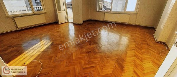 Yatırımlık Altayçeşmede Atatürk Cad.üzerinde 130m2 Temiz Ferah