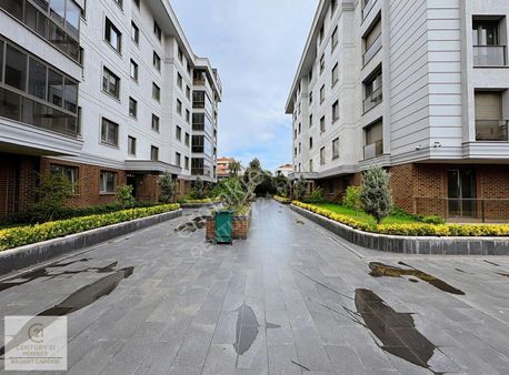 Tuzla Marina Ya Yakın Site İçinde Satılık 3+1 Daire