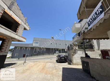 Urla Merkezde Sanat Sokağına Yakın Satılık